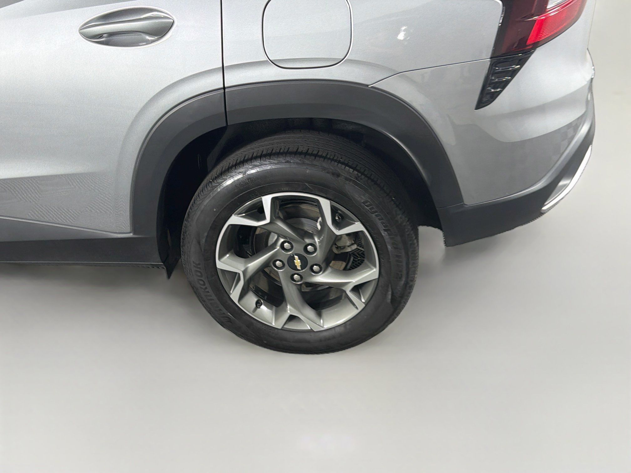 Used 2025 Chevrolet Trax LT w/ LT Convenience Package FWD image 11