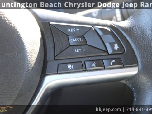 Used 2022 Nissan Leaf SV image 17