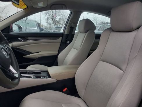 Used 2019 Honda Accord LX image 5