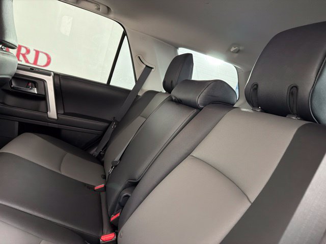 Used 2020 Toyota 4Runner SR5 Premium w/ Moonroof Package RWD image 28
