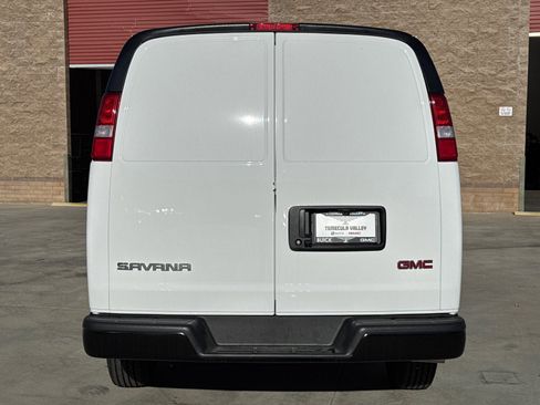 New 2025 GMC Savana 2500 w/ Driver Convenience Package image 17