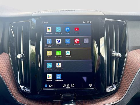 Used 2023 Volvo XC60 B5 Plus w/ Protection Package Premier image 16