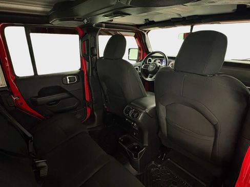 Used 2019 Jeep Wrangler Unlimited Sahara w/ Safety Group AWD/4WD image 25