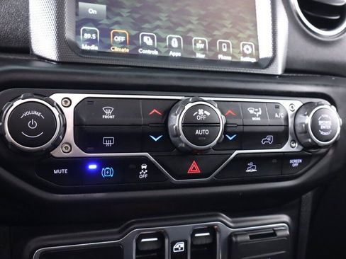 Used 2023 Jeep Wrangler Unlimited Sahara AWD/4WD image 24