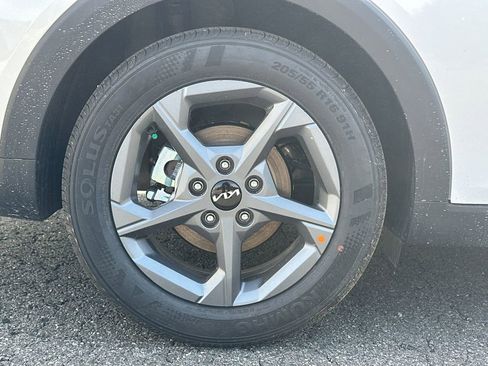 New 2026 Kia K4 LXS image 17