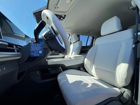New 2026 Hyundai Santa Fe SE AWD/4WD image 16