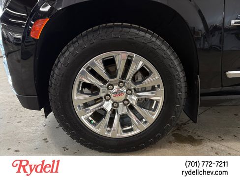 Used 2024 GMC Yukon Denali AWD/4WD image 9