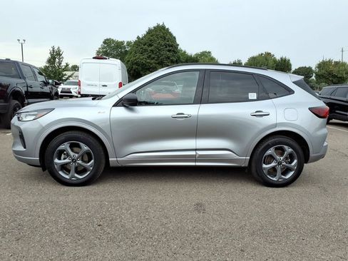 Used 2024 Ford Escape ST-Line w/ Tech Pack #1 AWD/4WD image 2