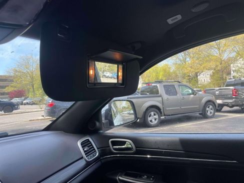 Used 2020 Jeep Grand Cherokee Limited w/ Luxury Group II AWD/4WD image 32