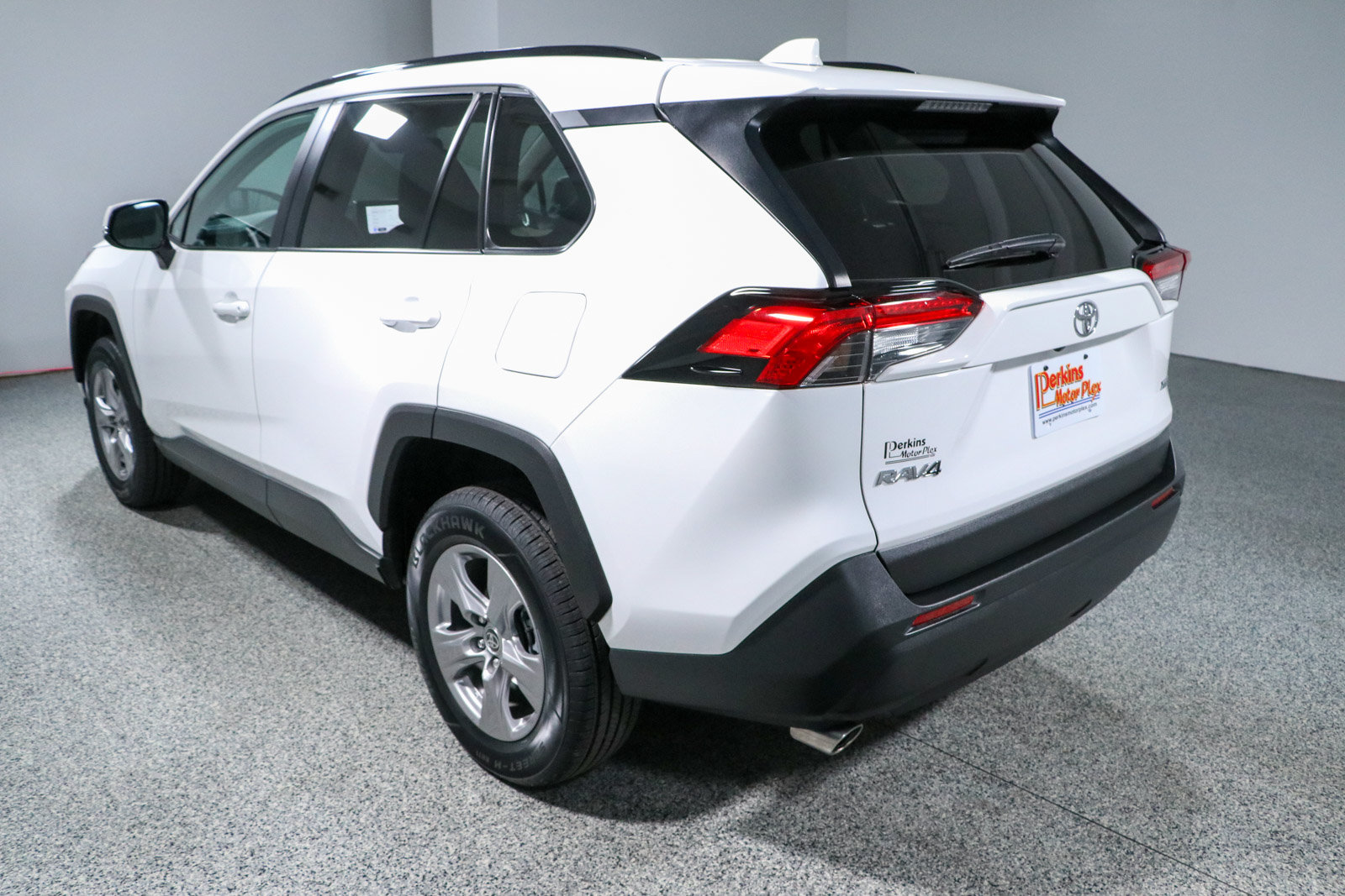 Used 2025 Toyota RAV4 XLE FWD image 9