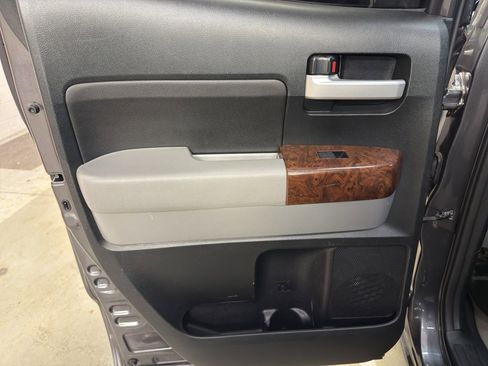 Used 2011 Toyota Tundra Limited w/ Memory Pkg image 26