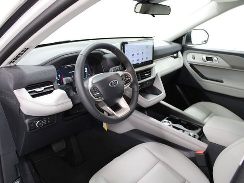 New 2026 Ford Explorer Active w/ Active Comfort Package image 22