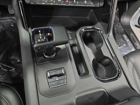 Used 2025 GMC Sierra 1500 AT4 w/ AT4 Premium Package AWD/4WD image 24