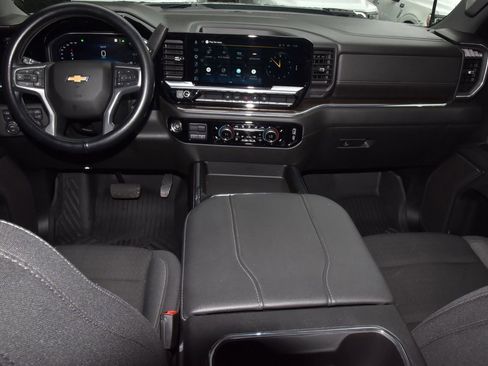 Used 2024 Chevrolet Silverado 2500 LT AWD/4WD image 16