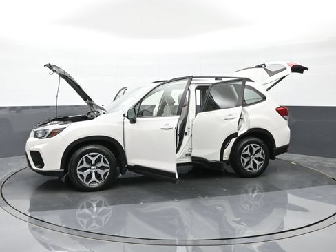 Used 2021 Subaru Forester Premium AWD/4WD image 50