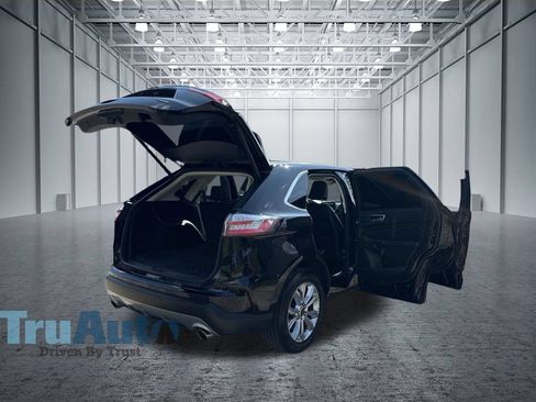 Used 2024 Ford Edge Titanium AWD/4WD image 17