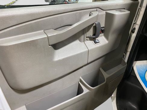 Used 2021 Chevrolet Express 2500 w/ Driver Convenience Package RWD image 8