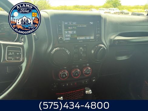 Used 2017 Jeep Wrangler Unlimited Rubicon AWD/4WD image 17