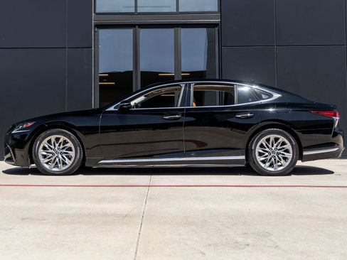 Used 2019 Lexus LS 500 500 Base w/ Accessory Package (Z2) image 9