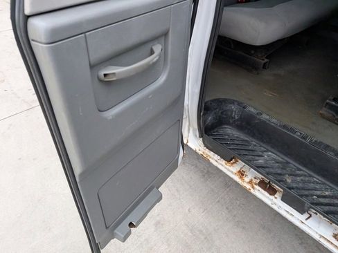 Used 2009 Ford E-350 and Econoline 350 XLT image 23