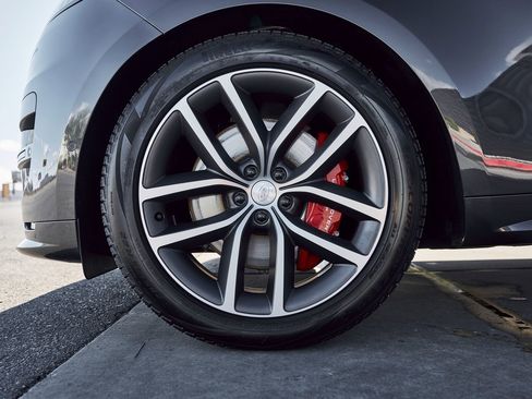 Used 2025 Land Rover Range Rover Sport Autobiography image 3