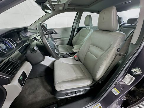 Used 2015 Honda Accord Touring image 13