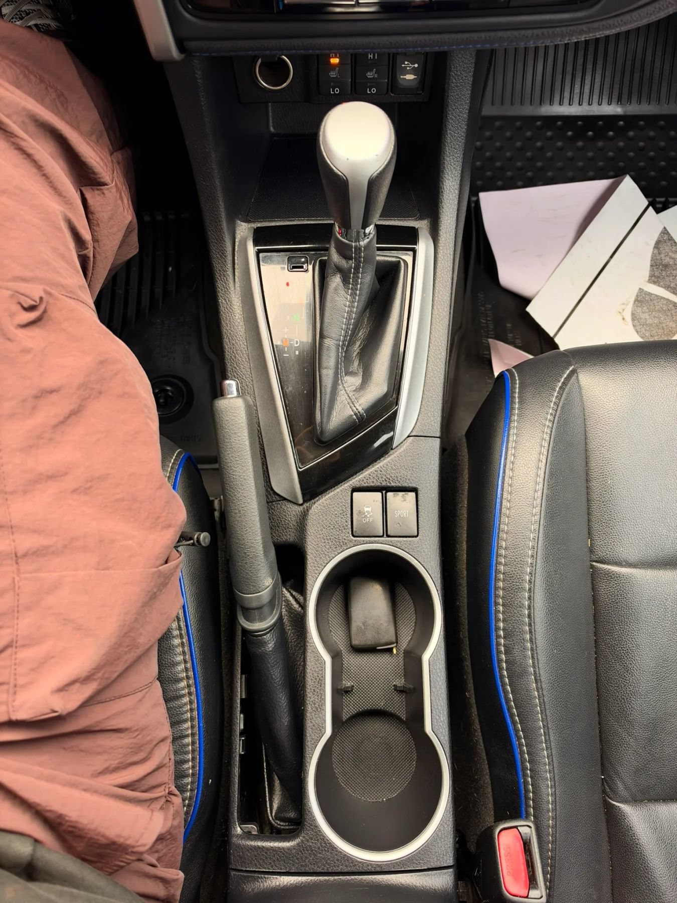 Used 2017 Toyota Corolla XSE FWD image 16