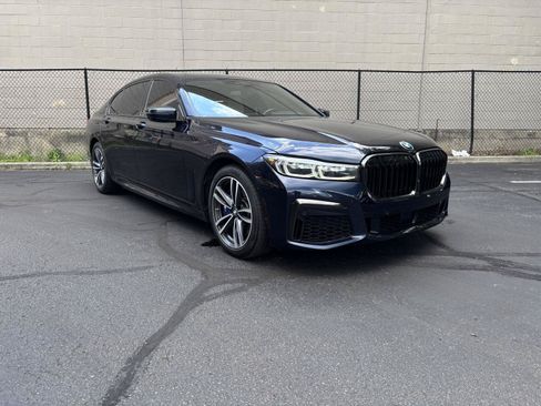 Used 2022 BMW 750i xDrive w/ Executive Package AWD/4WD image 1
