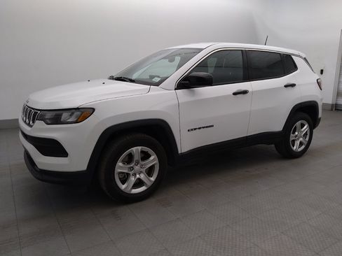 Used 2023 Jeep Compass Sport AWD/4WD image 2
