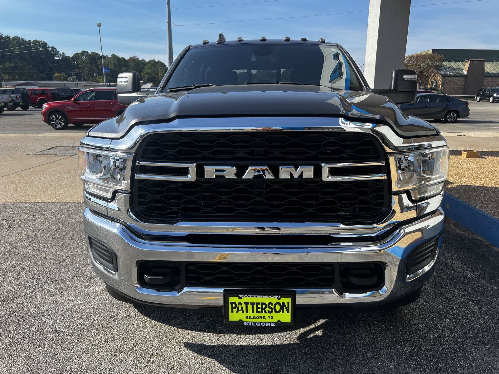 Used 2024 RAM 2500 Tradesman w/ Chrome Appearance Group AWD/4WD image 5