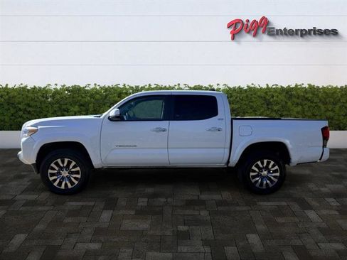 Used 2023 Toyota Tacoma SR5 image 3