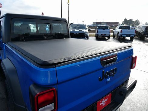 Used 2023 Jeep Gladiator Sport w/ Trailer Tow Package image 8