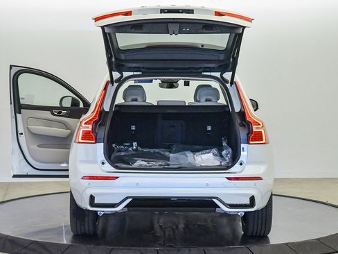 Certified 2025 Volvo XC60 T8 Plus w/ Protection Package Premier image 27