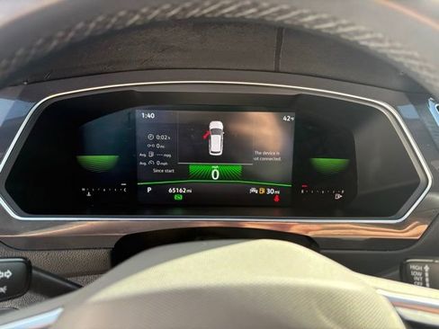 Used 2022 Volkswagen Tiguan SE R-Line image 13