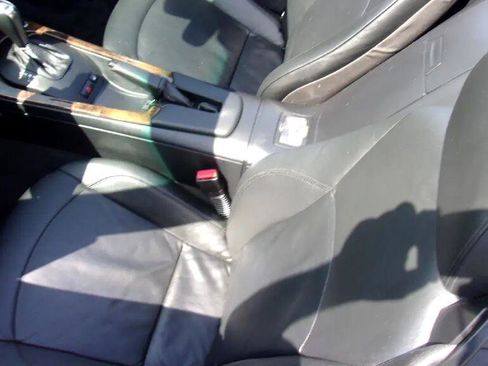 Used 2007 BMW Z4 3.0i image 13