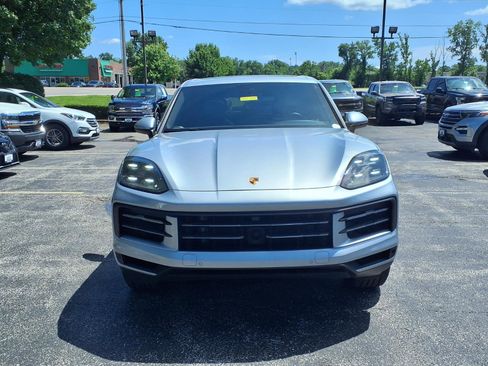Used 2024 Porsche Cayenne AWD/4WD image 35