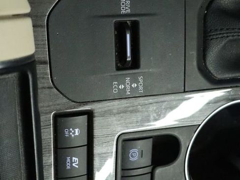 Used 2022 Toyota Highlander Limited image 36