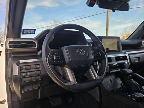 Used 2025 Toyota 4Runner SR5 image 12