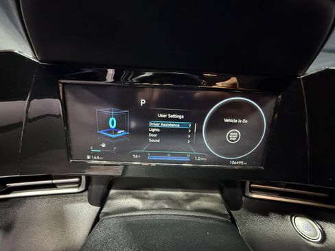 Used 2022 Hyundai Elantra SEL w/ Convenience + Premium Package FWD image 10