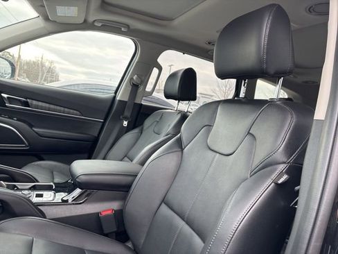 Used 2024 Kia Telluride SX w/ Towing Package image 12