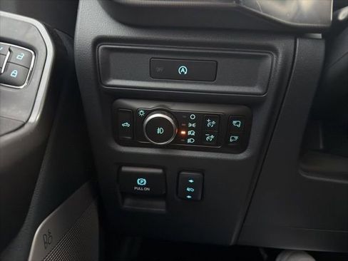 Used 2025 Ford F150 Lariat w/ Equipment Group 501A Mid image 41