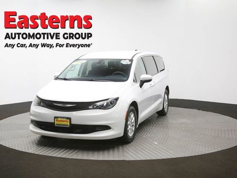 Used 2022 Chrysler Voyager LX image 51