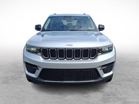 Used 2023 Jeep Grand Cherokee Laredo w/ Luxury Tech Group I AWD/4WD image 8