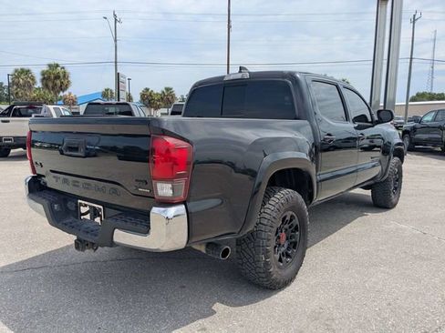 Used 2020 Toyota Tacoma SR5 AWD/4WD image 3