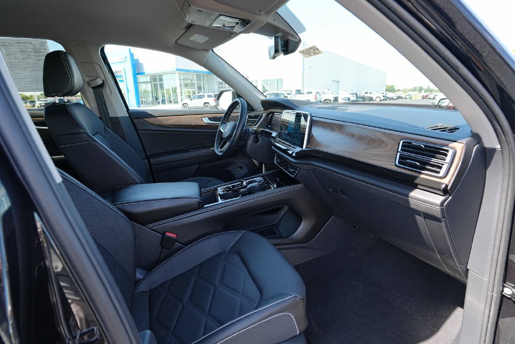 Used 2026 Volkswagen Atlas SE AWD/4WD image 25