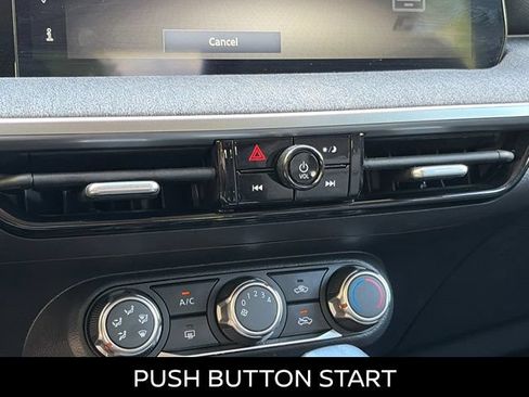 Certified 2025 Nissan Kicks SV FWD image 7