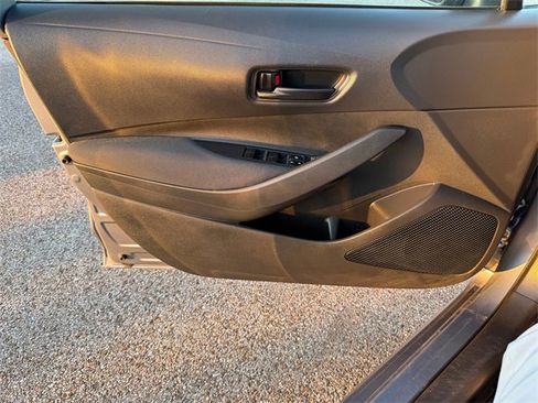 Used 2023 Toyota Corolla LE image 21