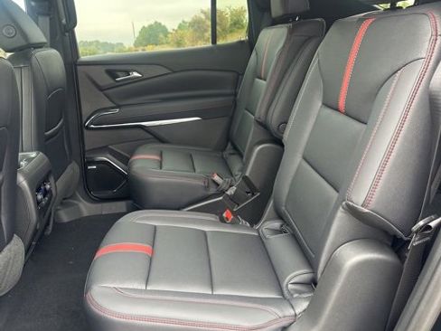 New 2026 Chevrolet Traverse RS w/ LPO, Floor Liner Package image 40
