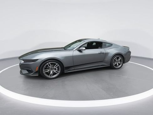 Used 2025 Ford Mustang Coupe RWD image 6
