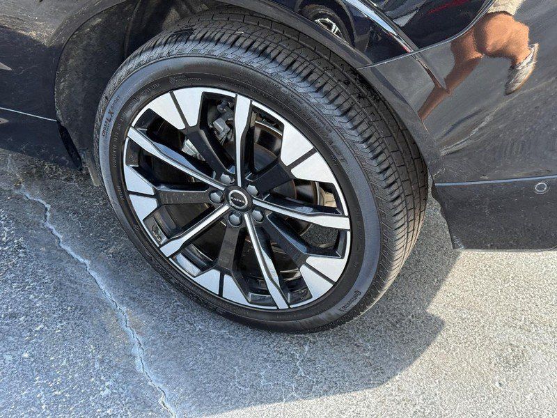 Used 2026 Volvo XC60 B5 Plus AWD/4WD image 8